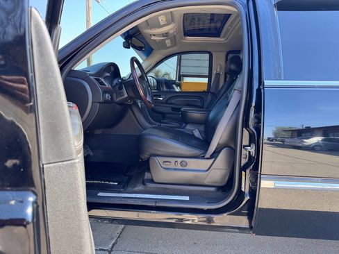 Used 2011 Cadillac Escalade EXT Luxury image 12
