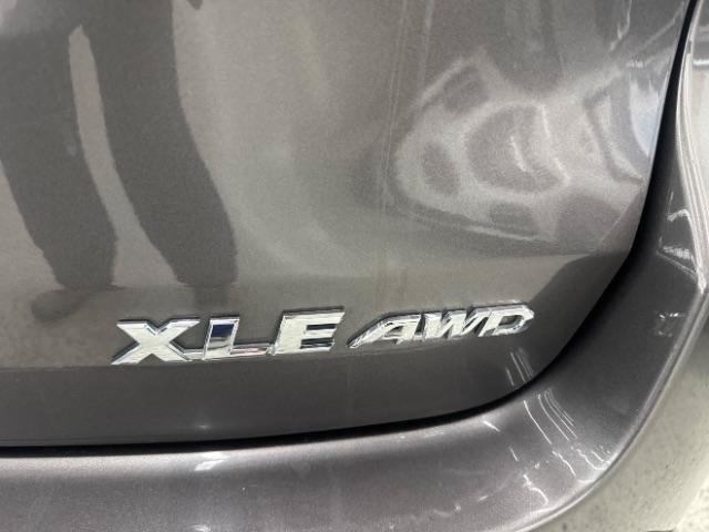 Used 2017 Toyota Highlander XLE AWD/4WD image 37