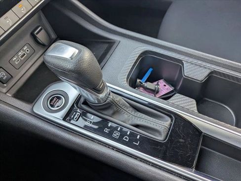 Used 2025 Nissan Sentra SV FWD image 10