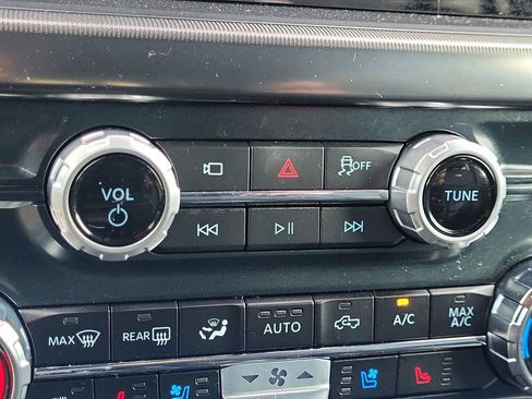 Used 2025 Ford F150 Platinum w/ Equipment Group 702A High AWD/4WD image 26