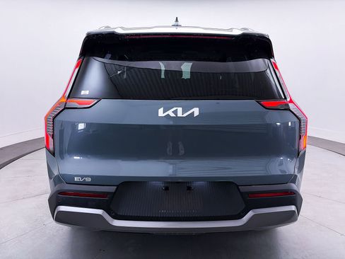 Used 2024 Kia EV9 Wind image 15