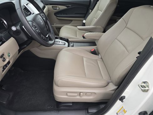 Used 2018 Honda Pilot Touring image 20