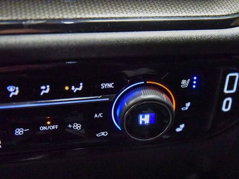 Used 2023 Chevrolet Silverado 1500 ZR2 w/ Technology Package image 20