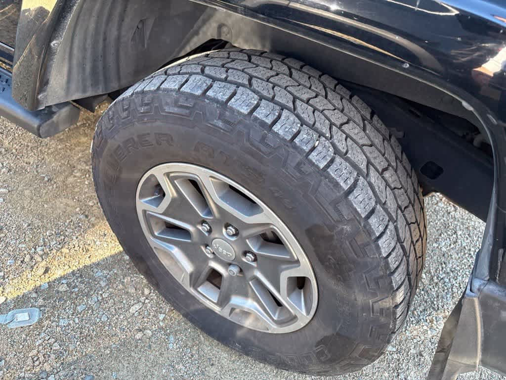 Used 2014 Jeep Wrangler Unlimited Sahara AWD/4WD image 8