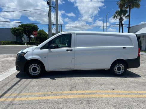 Used 2022 Mercedes-Benz Metris image 5