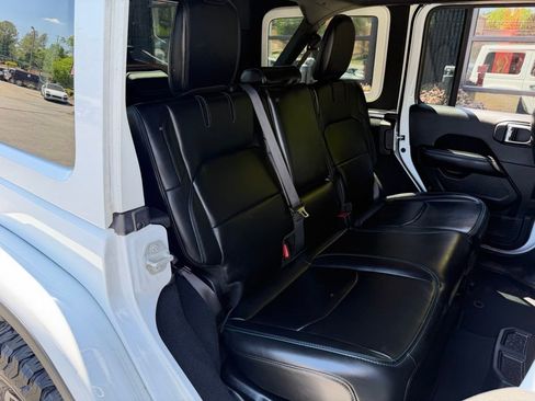 Used 2024 Jeep Wrangler Unlimited Rubicon 4xe AWD/4WD image 40