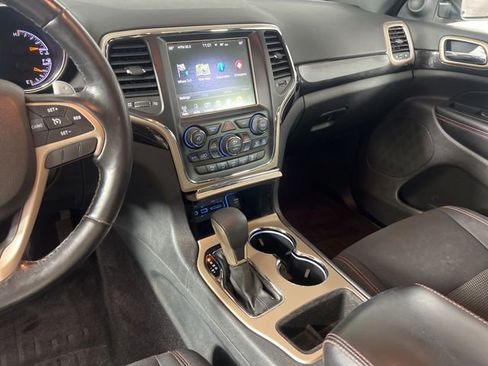 Used 2016 Jeep Grand Cherokee Laredo 75th Anniversary image 26