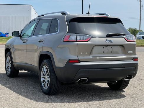 Used 2019 Jeep Cherokee Latitude Plus w/ Cold Weather Group AWD/4WD image 10