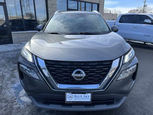 Used 2022 Nissan Rogue SV w/ SV Premium Package image 2