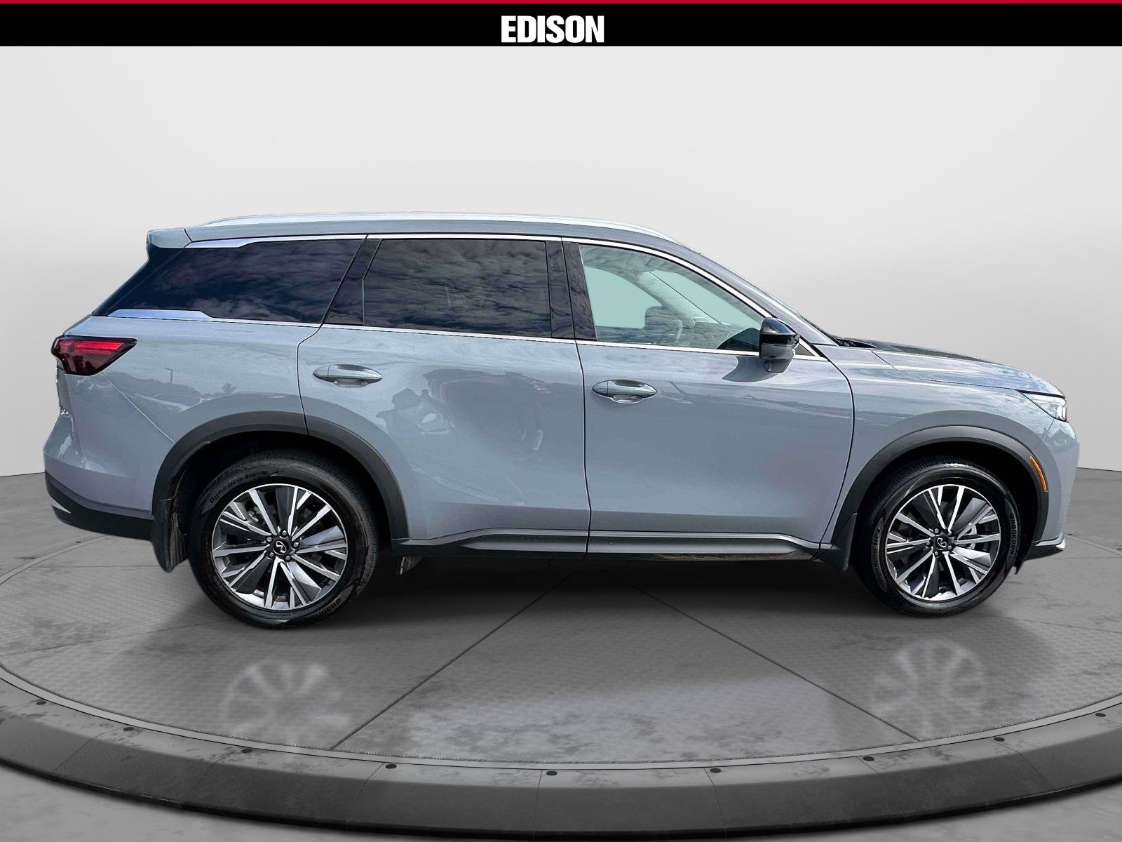 Used 2027 INFINITI QX60 Luxe w/ Cargo Package AWD/4WD image 3