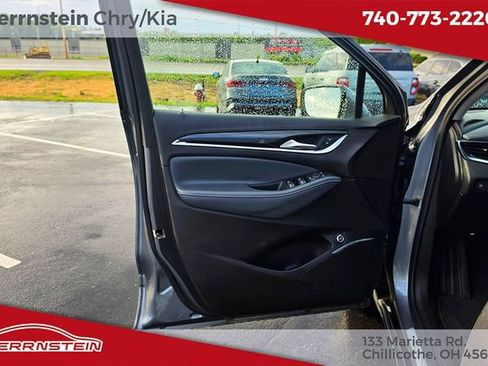 Used 2021 Buick Enclave Essence FWD image 11