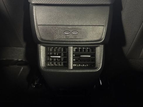 Used 2026 Chevrolet Equinox LT FWD image 28