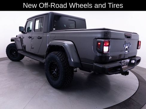 Used 2021 Jeep Gladiator Sport AWD/4WD image 2