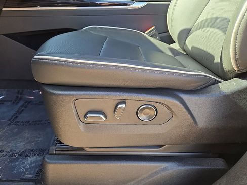 Used 2025 Cadillac Escalade Sport w/ Touring Package image 24