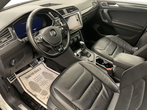 Used 2019 Volkswagen Tiguan SEL Premium R-Line AWD/4WD image 4