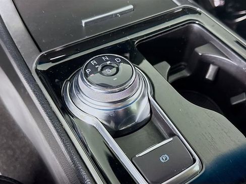 Certified 2019 Ford Edge SE image 16