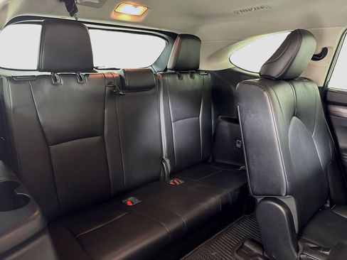Used 2020 Toyota Highlander Limited image 28