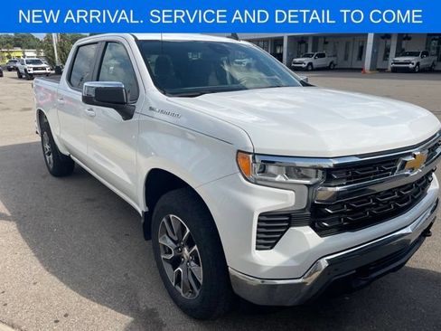 Used 2024 Chevrolet Silverado 1500 LT AWD/4WD image 7