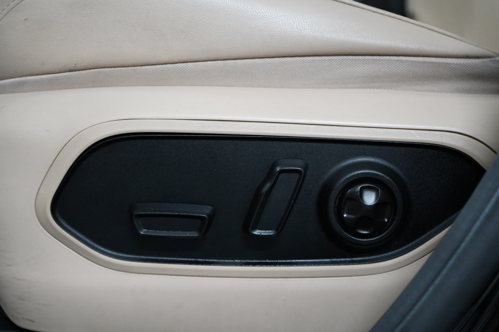Used 2022 Jeep Grand Cherokee Limited AWD/4WD image 17
