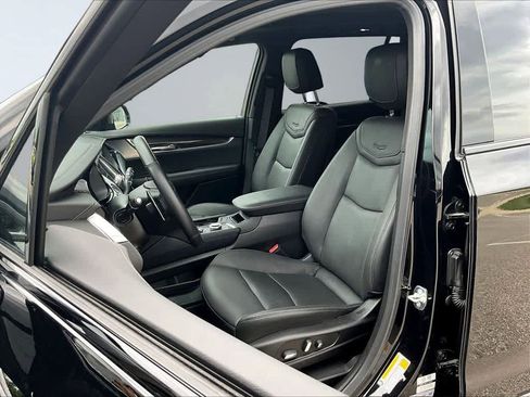 Used 2024 Cadillac XT6 Sport w/ LPO, Floor Liner Package AWD/4WD image 23