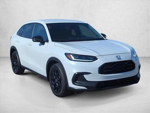 Used 2023 Honda HR-V Sport image 3
