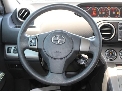 Used 2014 Scion xB FWD image 26