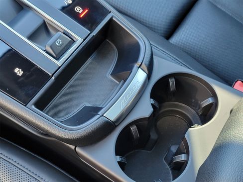 Certified 2024 Porsche Macan S image 23