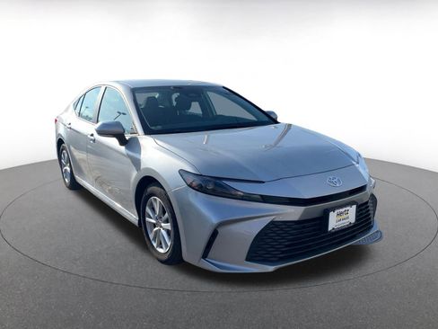 Used 2025 Toyota Camry LE image 1