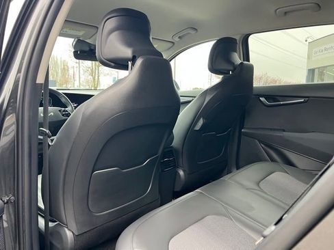 Certified 2023 Kia Niro EX image 11