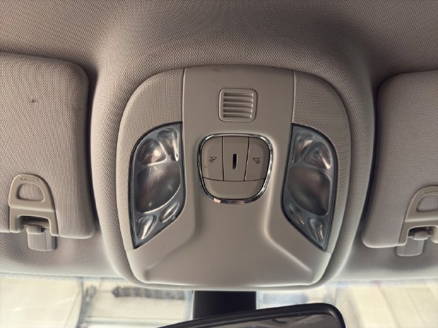 Used 2018 Jeep Compass Trailhawk w/ Cold Weather Group AWD/4WD image 37