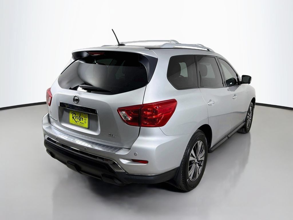 Used 2018 Nissan Pathfinder SL FWD image 6