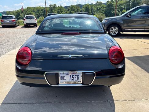 Used 2005 Ford Thunderbird RWD image 3