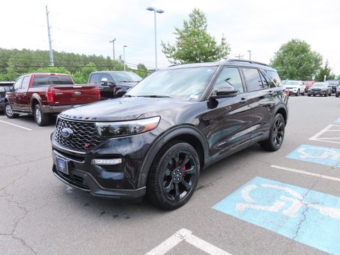 Used 2020 Ford Explorer ST w/ ST Street Pack AWD/4WD image 3