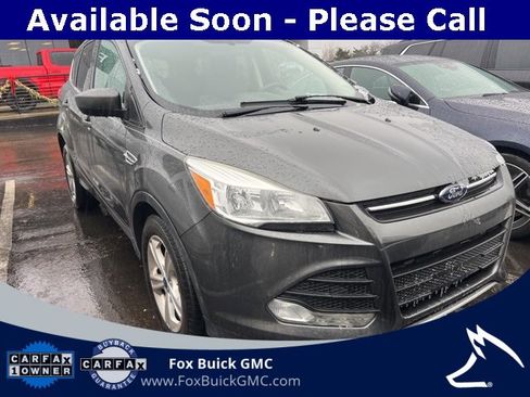 Used 2016 Ford Escape SE w/ Equipment Group 201A image 3