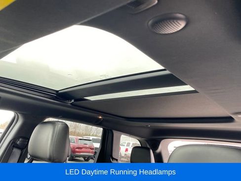 Used 2022 Jeep Grand Cherokee Limited w/ Luxury Group II image 17