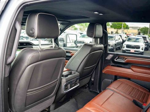 Used 2025 GMC Sierra 2500 Denali Ultimate AWD/4WD image 23