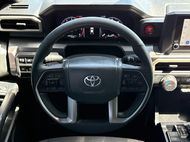 Used 2025 Toyota Tacoma TRD Off-Road AWD/4WD image 15
