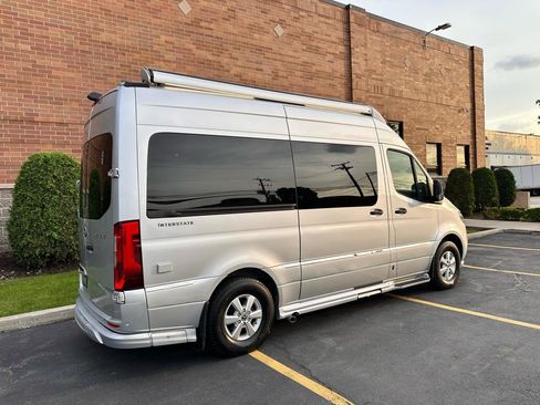 Used 2019 Mercedes-Benz Sprinter 2500 image 17