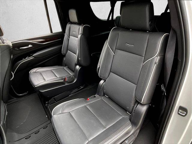 Used 2022 Cadillac Escalade ESV Premium Luxury w/ LPO, Radiant Package AWD/4WD image 26