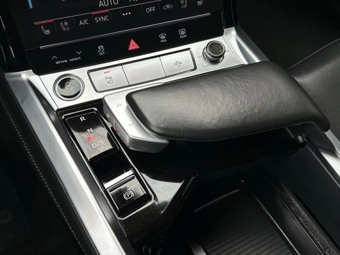 Used 2024 Audi Q8 e-tron Premium Plus w/ Premium Plus Package image 60