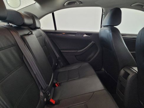 Used 2016 Volkswagen Jetta SEL FWD image 19