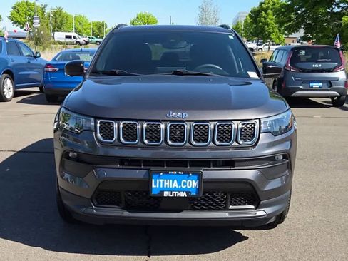 Used 2023 Jeep Compass Latitude w/ Sun and Sound Group AWD/4WD image 3