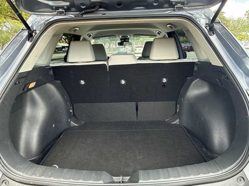Used 2022 Toyota Corolla Cross L FWD image 14