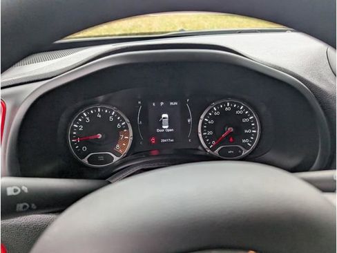 Used 2023 Jeep Renegade Latitude image 19