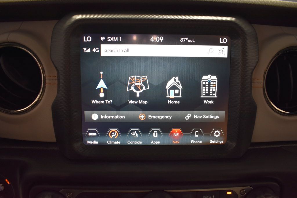 Used 2022 Jeep Wrangler Unlimited Sahara AWD/4WD image 26