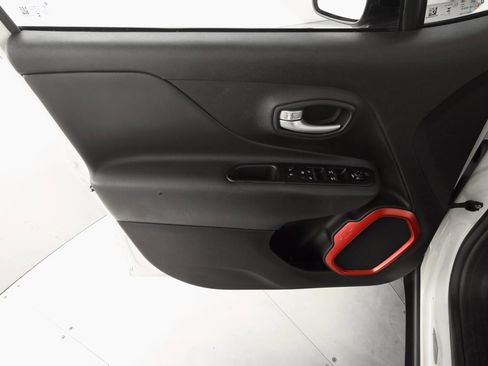 Certified 2023 Jeep Renegade Trailhawk w/ Trailhawk Elite Group image 17