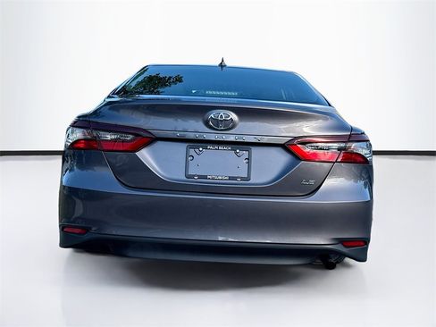 Used 2022 Toyota Camry LE image 7
