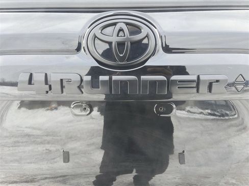 Used 2023 Toyota 4Runner SR5 image 31