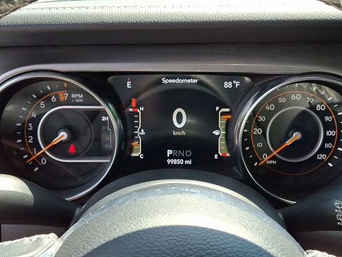Used 2018 Jeep Wrangler Unlimited Sahara w/ Dual Top Group AWD/4WD image 22