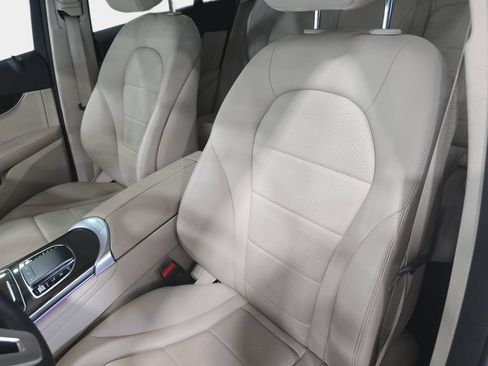 Used 2022 Mercedes-Benz GLC 300 image 25